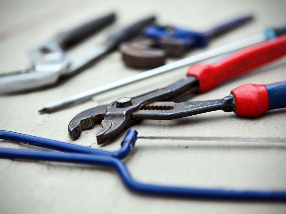 Emergency Plumbing: What to Do Before the Plumber Arrives